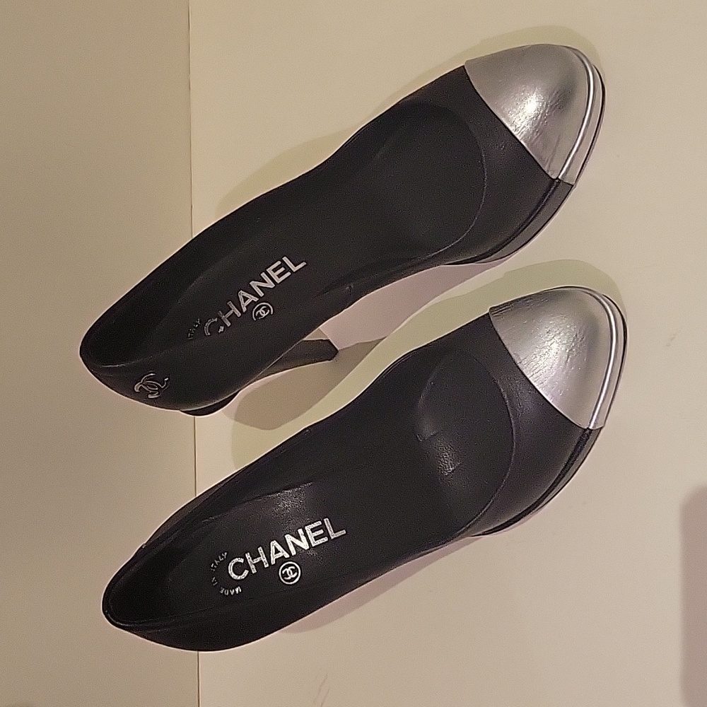 CHANEL high heels